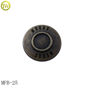 Antique <span class=keywords><strong>Brass</strong></span> stamping logo kim loại nút may số lượng lớn nút cho phụ nữ áo khoác - Product Image 1