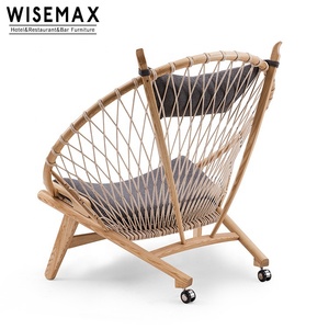 Sillón de Madera de Lujo con Tela de Peluche y Ruedas para Balcón o Cafetería, Silla de Descanso de Cuero - Product Image 4