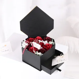 Logo personnalisé en forme de diamant noir bijoux chocolat emballage cadeau papier carton Rose coeur forme fleur boîte avec tiroir luxe