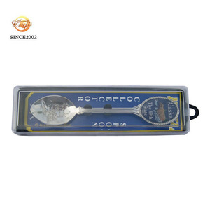 Cuillère en argent antique souvenir de collection en époxy ronde en métal personnalisée - Product Image 6