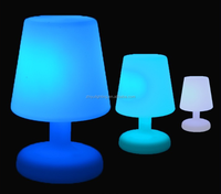 Lampe de Table LED en plastique, sans fil, pour chambre à coucher, café, bon marché