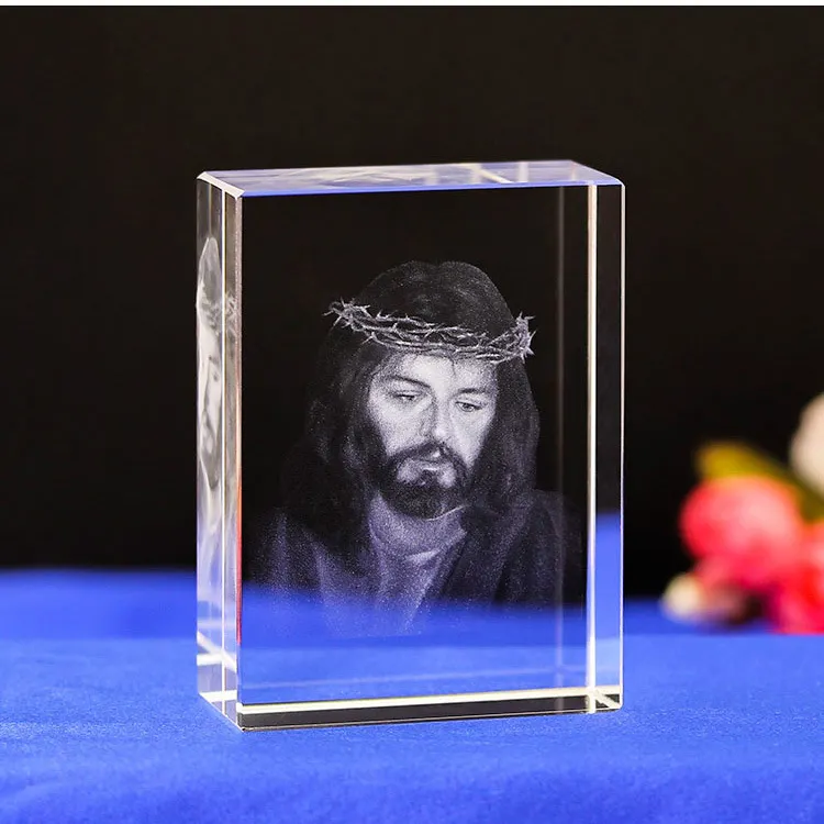 Nieuwe Groothandel 3D Laser Graveren Kristal Kubus Christian Jesus Serie Kristal Religieuze Souvenir Glazen Kubus