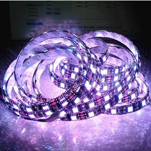 La tira de led precio de fábrica de pcb negro 60leds/m 5050 smd led de navidad luces - Product Image 1