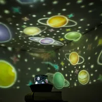 Sihirli Evren Projeksiyon Lambası 3D Yıldızlı Gökyüzü Yıldız Dönen led projektör Gece Lambası bebek