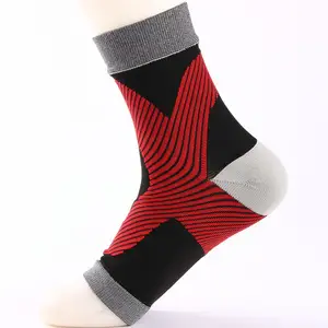 Компрессионные носки по щиколотку, лучше всего подходят для поддержки стоп подошвенного фасциита
