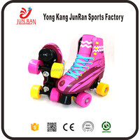 Nouveau modèle de patin à roulettes professionnel haut de gamme Quad avec quatre roues en PVC clignotantes pour les femmes en plein air