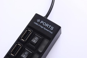 2016 4-port <span class=keywords><strong>USB2</strong></span>.<span class=keywords><strong>0</strong></span> <span class=keywords><strong>hub</strong></span> avec des commutateurs électriques individuels et Led - Product Image 5