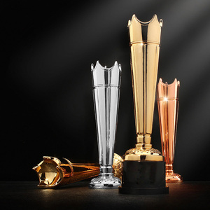 OEM/ODM di lusso a forma di corona in resina di metallo trofeo di cristallo premio altro prodotto di cristallo artigianale - Product Image 2