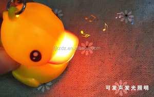 Animal Llavero Quaking Duck Led Light Llaveros y Sonido - Product Image 5