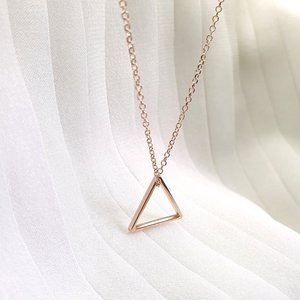 Alta calidad chapado en oro 14k minimalismo diseño de la geometría COLLAR COLGANTE Trilateral forma colgante collar - Product Image 1
