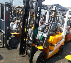 Chariot élévateur Komatsu FD30 d'occasion à vendre - Product Image 1