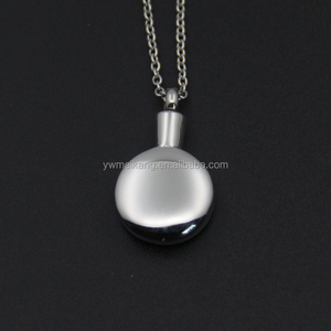 Bijou de crémation unisexe en acier inoxydable plaqué argent avec motif de chien Good Gire - Product Image 5