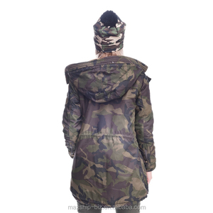 Gorro con Estampado de jungla de camuflaje 3D con Pom - Product Image 5