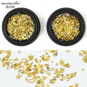 Rivetto per unghie in rame dorato misto Star Moon Design Punk Nail Jewelry 3D Nail Art Decoration - Product Image 1