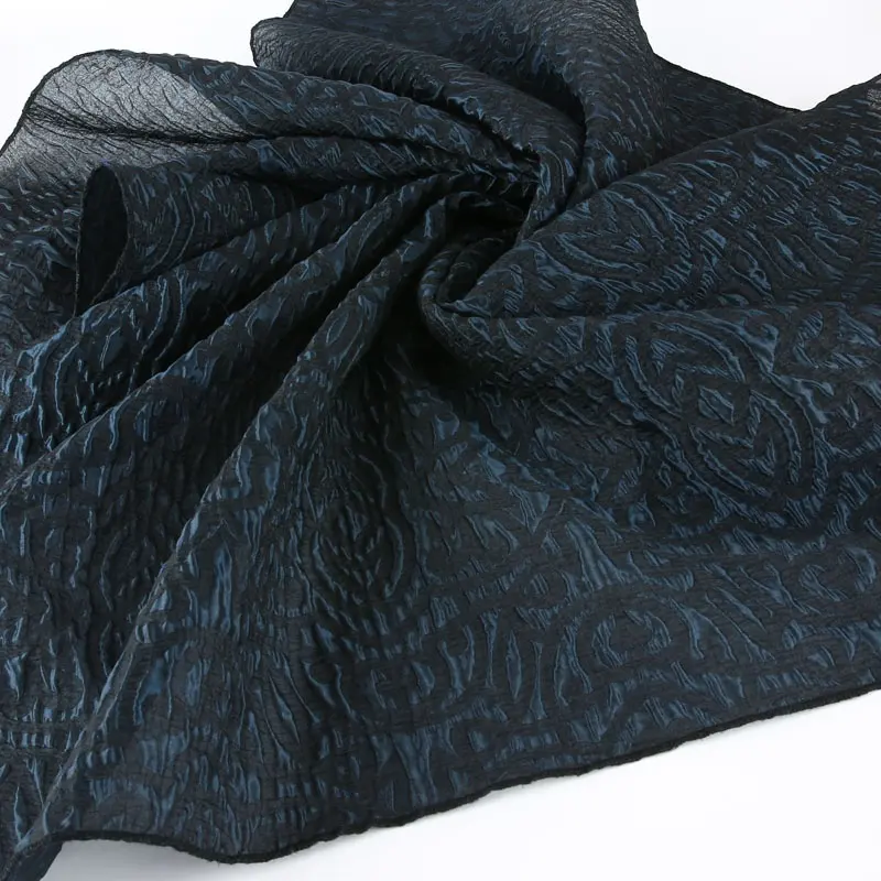 KEER Vente en gros personnalisée en usine tissu jacquard de couleur noir et vert tissu jacquard géométrique pour robe de femme