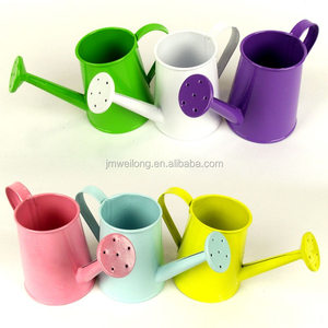 <span class=keywords><strong>Arrosoir</strong></span> miniature coloré en métal / Pot d'arrosage - Product Image 1