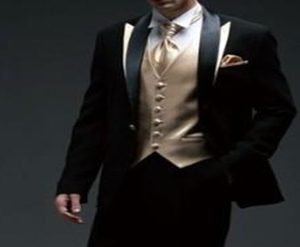 Un Pulsante Nero Degli Uomini di Nozze Si Adatta A Tre Pezzi <span class=keywords><strong>Smoking</strong></span> Dello Sposo Slim Fit Vestito Degli Uomini Del Partito Abiti Groomsmen (Giacca + pantaloni + Vest + Tie) - Product Image 4