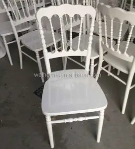 白色木制可堆叠宴会拿破仑 silla 椅子