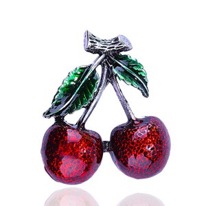 Broche de cereza de fruta roja con hoja verde esmaltada de aleación para mujer, joyería de moda con iniciales de KM-23 - Product Image 2