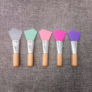 Ensemble d'outils SPA manche <span class=keywords><strong>en</strong></span> bois naturel tête souple <span class=keywords><strong>masque</strong></span> de bricolage brosse <span class=keywords><strong>en</strong></span> <span class=keywords><strong>Silicone</strong></span> Mini 9cm brosse applicateur de <span class=keywords><strong>masque</strong></span> <span class=keywords><strong>en</strong></span> <span class=keywords><strong>Silicone</strong></span> <span class=keywords><strong>pour</strong></span> le visage - Product Image 6