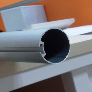 Venta al por mayor 38mm 50mm 55mm Especificaciones Tubo de persiana enrollable de aluminio del fabricante de China - Product Image 6