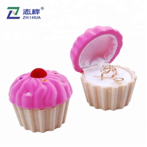 Ingrosso bella tazza forma di torta scatola anello rosa floccata confezione di gioielli in velluto scatola di gioielli personalizzata in velluto - Product Image 2