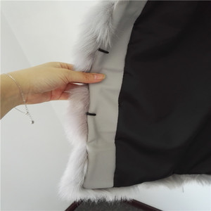 Chaqueta sin mangas de piel cálida para mujer, chaleco de piel de zorro con capucha gris y blanco de moda - Product Image 6