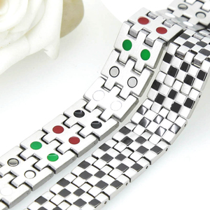 2025 2019 Pulsera magnética <span class=keywords><strong>de</strong></span> fábrica <span class=keywords><strong>de</strong></span> hombres Pulsera <span class=keywords><strong>de</strong></span> oro Pulsera <span class=keywords><strong>de</strong></span> esclavo Joyería - Product Image 6