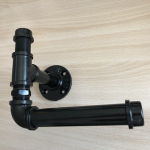Pipa Pipa Besi Hitam Malleable, Fitting Pipa untuk Furnitur Lantai <span class=keywords><strong>Flange</strong></span>/Tee/Elbow/Pipa