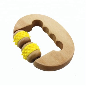 Petit outil de massage corporel en bois en forme de D avec poignée incurvée pour la relaxation <span class=keywords><strong>musculaire</strong></span> - Product Image 3