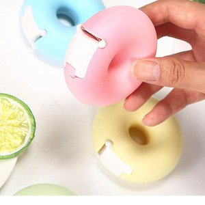 موزع شريط لاصق صغير على شكل دونات، حامل شريط لاصق محمول بتصميم كرتوني إبداعي، قاطع شريط لاصق غير مرئي - Product Image 3