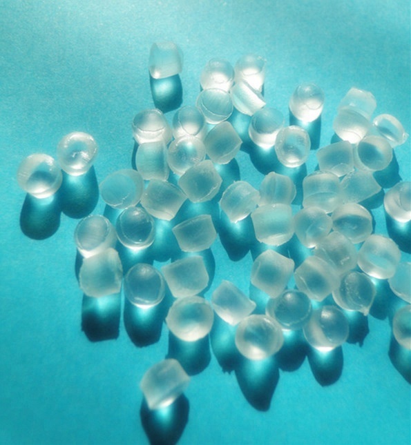 Прозрачное переработанное пластиковое сырье ТПЭ