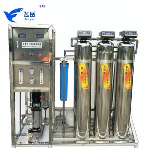 Eau potable industrielle en conteneur Système d'osmose inverse Machine de traitement de l'eau alcaline UV prix fabricant