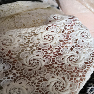 Commercio all'ingrosso magazzino lotto elastico del merletto svizzero del merletto/africano/francese per i pantaloni/vestito/camicia bianco/nero - Product Image 5