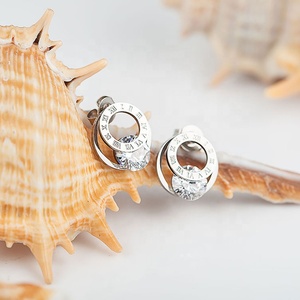 <span class=keywords><strong>Orecchini</strong></span> da Donna 2026, Moda Femminile in <span class=keywords><strong>Acciaio</strong></span> Inossidabile con Numeri Romani e Grandi Diamanti per Ragazze - Product Image 3