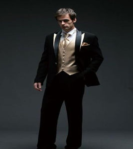 Un Pulsante Nero Degli Uomini di Nozze Si Adatta A Tre Pezzi <span class=keywords><strong>Smoking</strong></span> Dello Sposo Slim Fit Vestito Degli Uomini Del Partito Abiti Groomsmen (Giacca + pantaloni + Vest + Tie) - Product Image 1