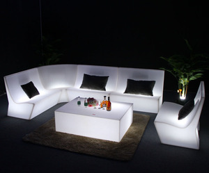 Divano <span class=keywords><strong>da</strong></span> <span class=keywords><strong>Giardino</strong></span> <span class=keywords><strong>in</strong></span> <span class=keywords><strong>Plastica</strong></span> LED Impermeabile per Esterni Set di Divani Componibili <span class=keywords><strong>da</strong></span> <span class=keywords><strong>Giardino</strong></span> con Illuminazione LED - Product Image 1