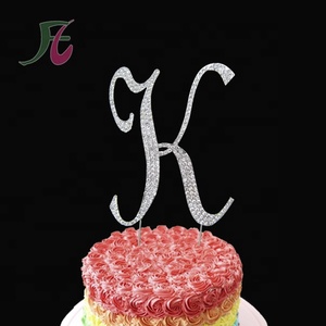 Nuovi Prodotti: Decorazione per Torta Nuziale Personalizzata con Lettere in Cristallo e Strass da A a Z - Product Image 4