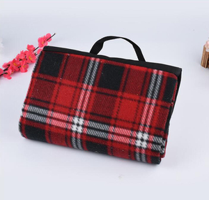 Venta barata <span class=keywords><strong>plaid</strong></span> impreso de punto a rayas 100% impermeable de poliéster polar de lana manta de picnic de China de fábrica - Product Image 2