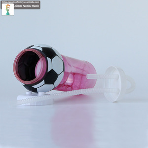 Bottiglia d'Acqua Usa e Getta a Forma di Pallone da <span class=keywords><strong>Calcio</strong></span> da 900ml, Fluorescente, in Plastica, per Feste Sportive - Product Image 3