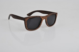 2016 nouveau hommes femmes main <span class=keywords><strong>bambou</strong></span> lunettes de soleil lunettes lunettes hommes polarisées lunettes de soleil en bois - Product Image 2