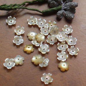 Yanyan 8MM Venta al por mayor OEM Accesorios de Coral de Hueso de Concha de Gema Suelta, Flor Tallada de Nácar MOP Rosa/Blanco/Amarillo para Joyería - Product Image 5