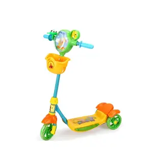 ילדים בעיטת קטנוע 3 גלגלים לצעצועים עם מוסיקה