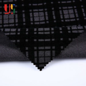 Tissu en polyester, rayonne et élasthanne à carreaux gris noir, texture floquée Ponte Roma du Japon - Product Image 3