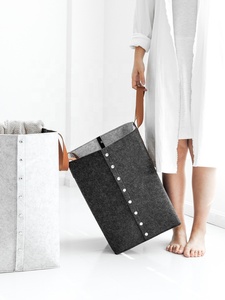 Grande <span class=keywords><strong>cestino</strong></span> <span class=keywords><strong>portaoggetti</strong></span> <span class=keywords><strong>in</strong></span> <span class=keywords><strong>feltro</strong></span> grigio pieghevole con tessuto morbido resistente per organizzatore di biancheria o vassoio di abbigliamento - Product Image 4