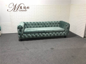 Sofa Berumbai Chesterfield Gaya Amerika Neo Beludru Klasik - Product Image 2