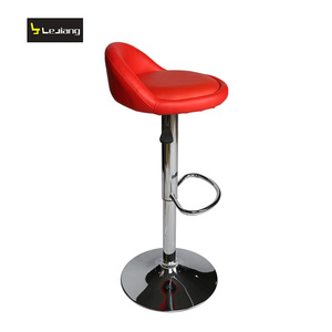 Sgabello da <span class=keywords><strong>Bar</strong></span> dal Design Italiano Moderno con Gambe in Metallo e Seduta in Pelle - Product Image 4