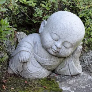 Ost buddhismus Garten im Freien Skulptur Fabrik Stein geschnitzten Granit schlafen kleine Mönch Statue