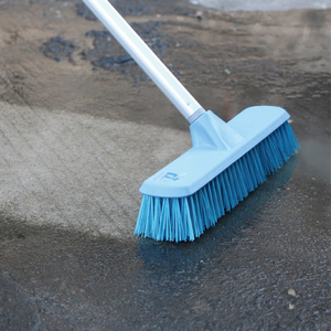Outils de nettoyage de jardinage en plein air Brosse en plastique à poils durs industriels avec manche en aluminium pour le nettoyage des sols mouillés - Product Image 5