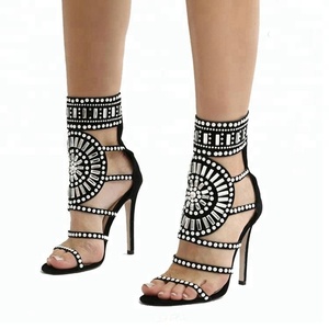 <span class=keywords><strong>Sandali</strong></span> Gladiatore Sexy da <span class=keywords><strong>Donna</strong></span> con <span class=keywords><strong>Tacco</strong></span> a Spillo e Perle, Tendenza Moda 2024 - Product Image 1